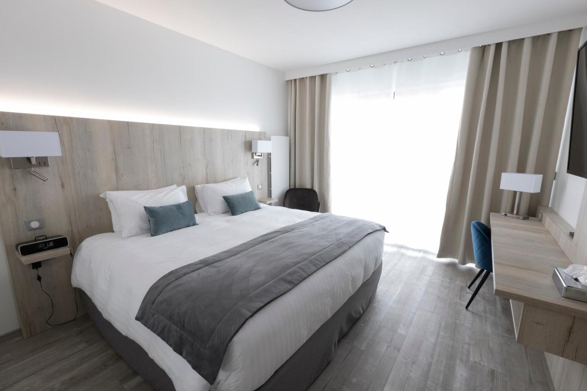 Les Terrasses Du Port Otel Saint-Pierre Dış mekan fotoğraf